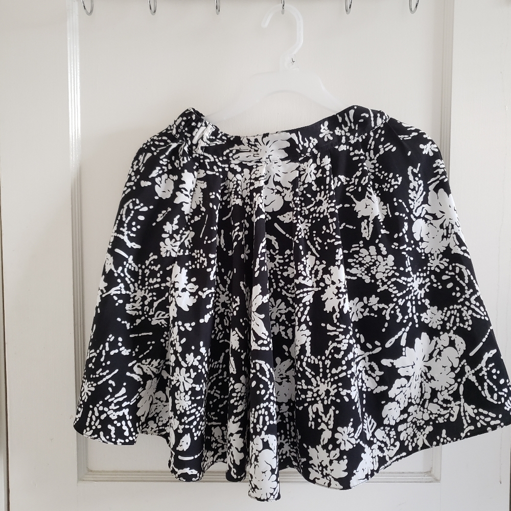 Black&White Floral Skirt